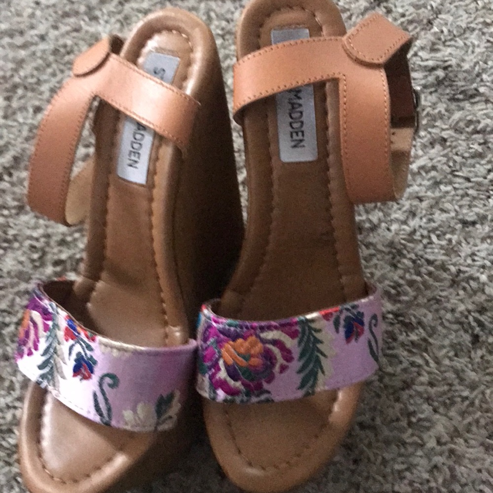 Heels - Picture 4 of 4